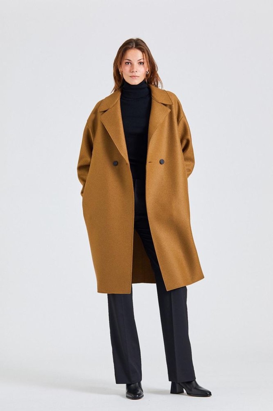 Dame Harris Wharf London Kaper | Women Dropped Shoulder D.B. Coat Pressed Wool Shortbread