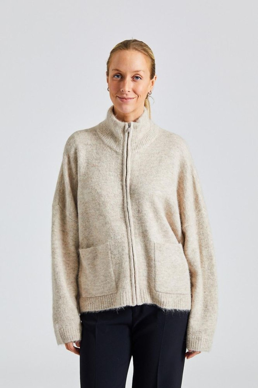 Dame Holzweiler Gensere | Tine Fluffy Cardigan Sand