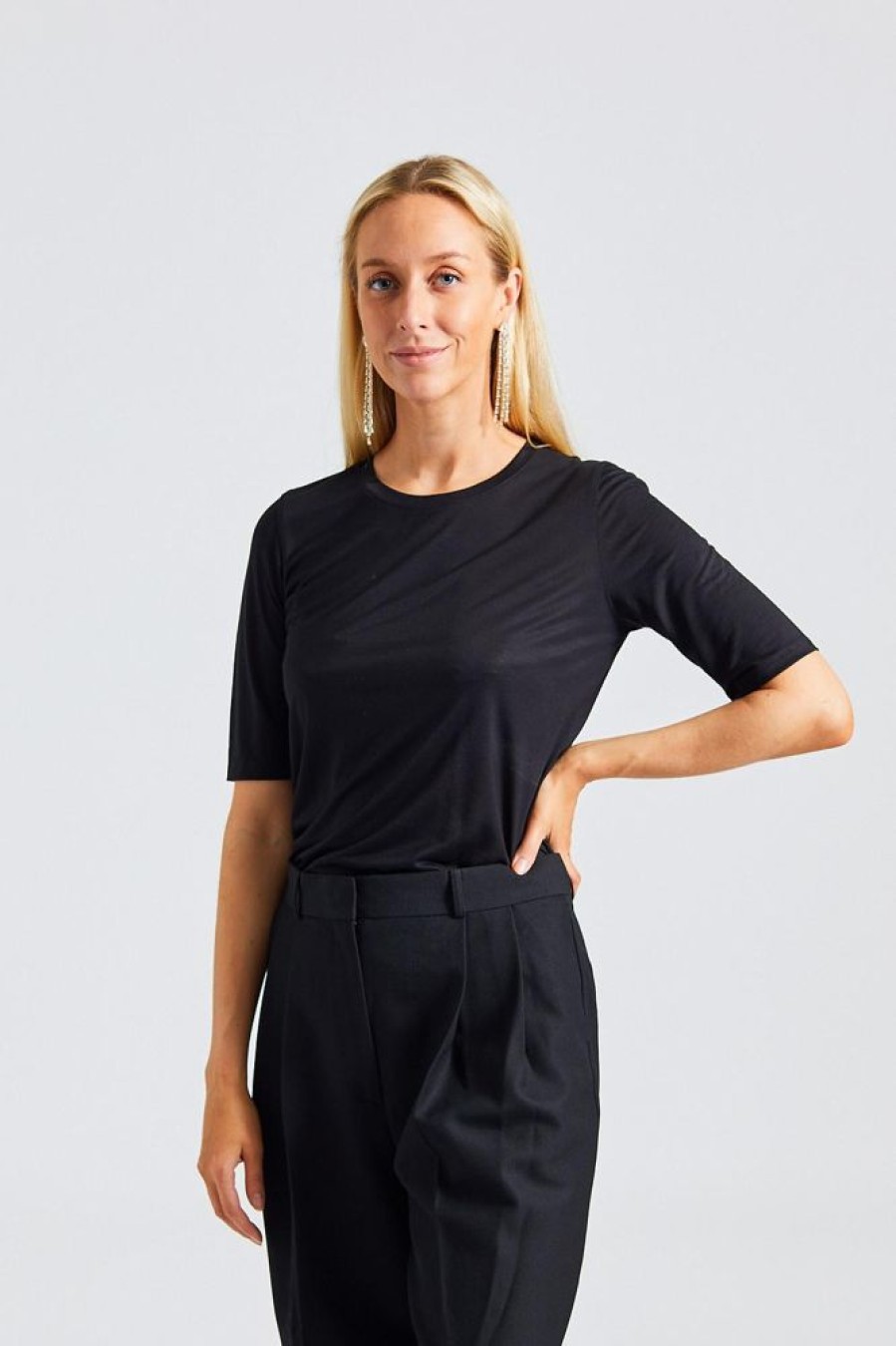 Dame Filippa K T-Skjorter | Elena Tee Black