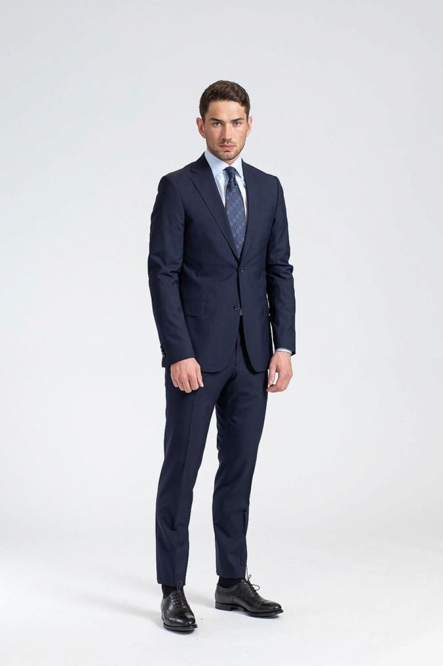 Herre Oscar Jacobson Dresser | Edmund Suit Dark Blue