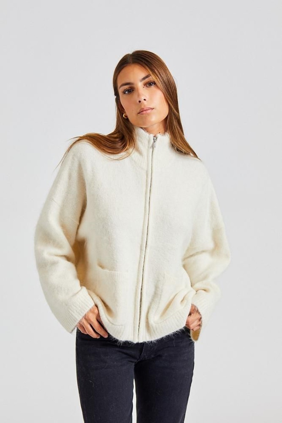 Dame Holzweiler Cardigans | Tine Fluffy Cardigan Ecru