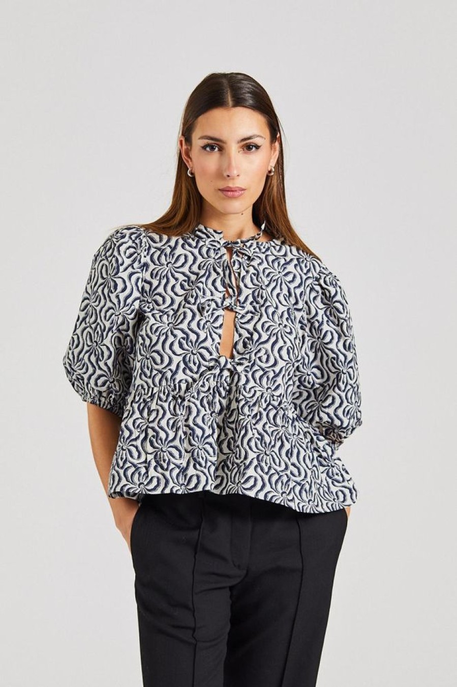 Dame Ganni Skjorter Og Bluser | Printed Cotton Peplum Blouse Egret