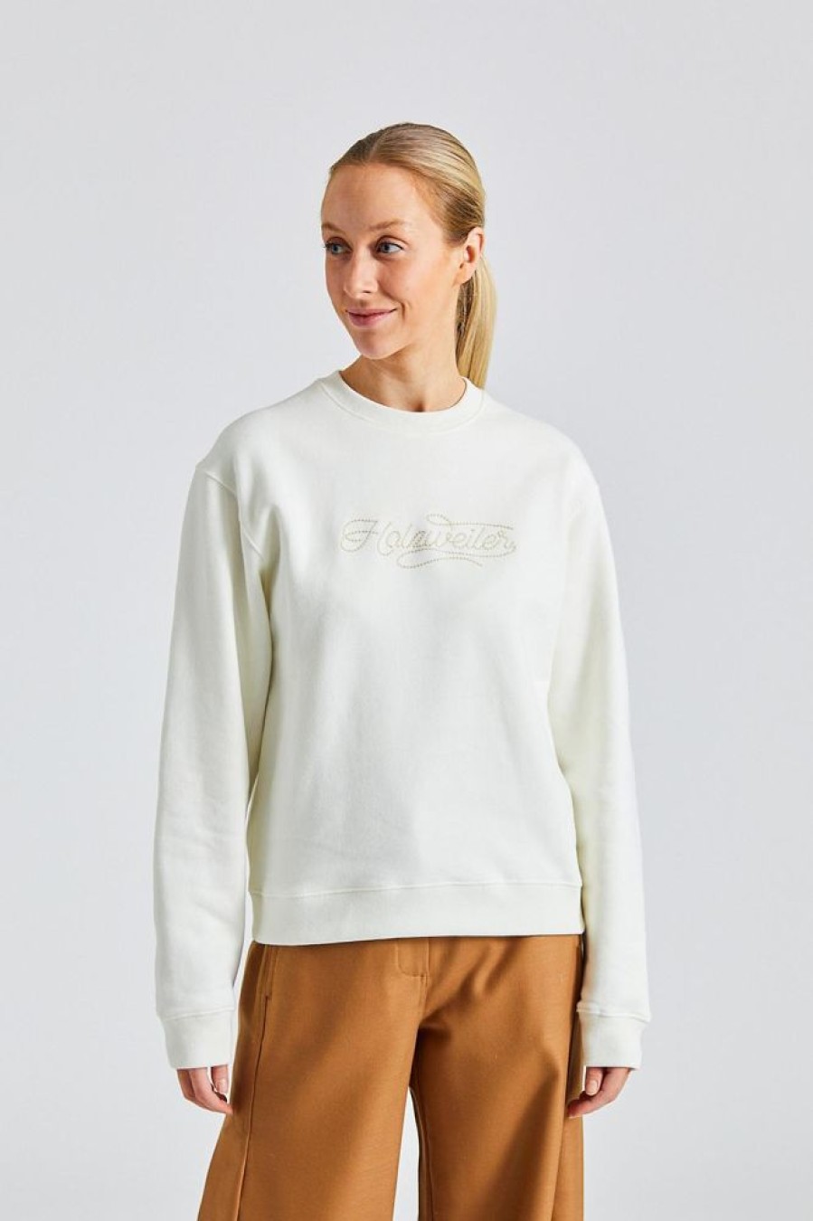 Dame Holzweiler Gensere | Evoke Embroidery Crew Ecru