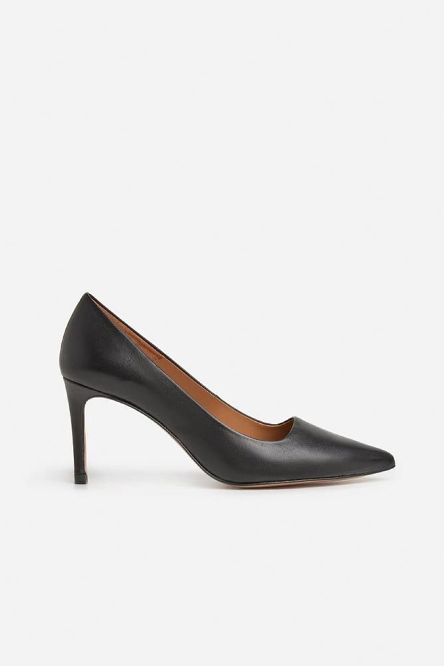 Dame Flattered Pumps | Charlie Leather Black