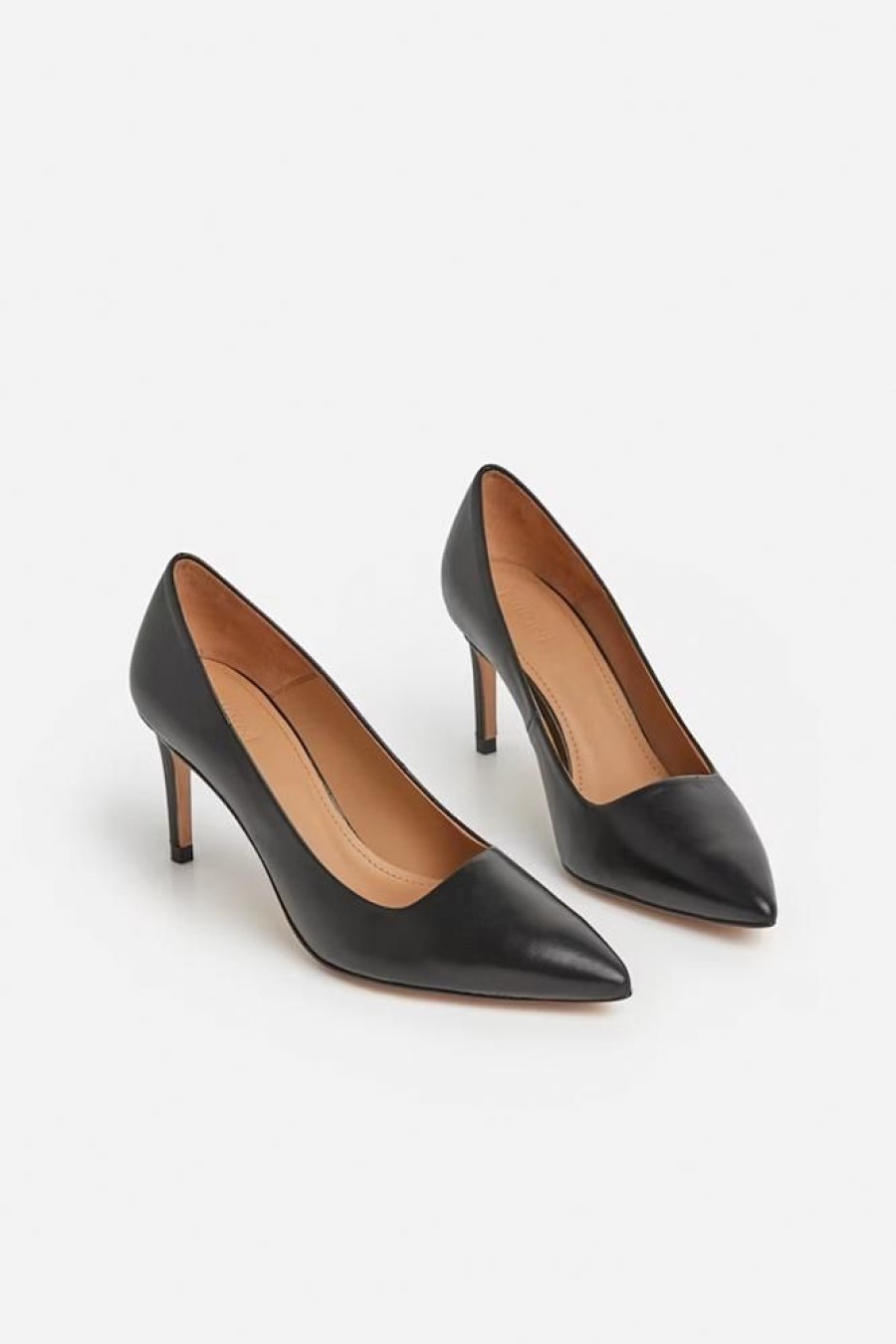 Dame Flattered Pumps | Charlie Leather Black