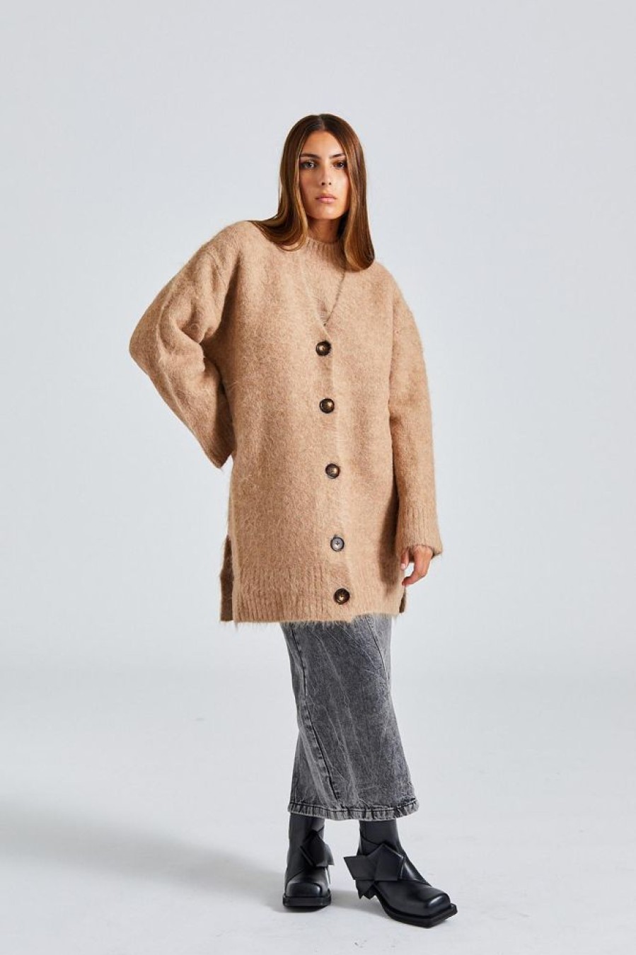 Dame Holzweiler Cardigans | Passage Fluffy Knit Cardigan Beige