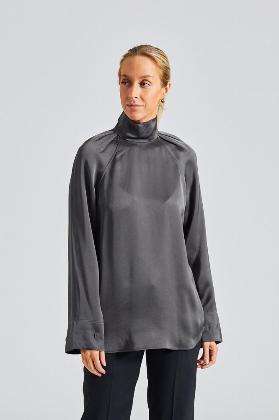 Dame Toteme Skjorter Og Bluser | High-Neck Crepe Blouse Lead