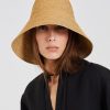 Dame Toteme Capser Og Hatter | Woven Paper Straw Hat Creme