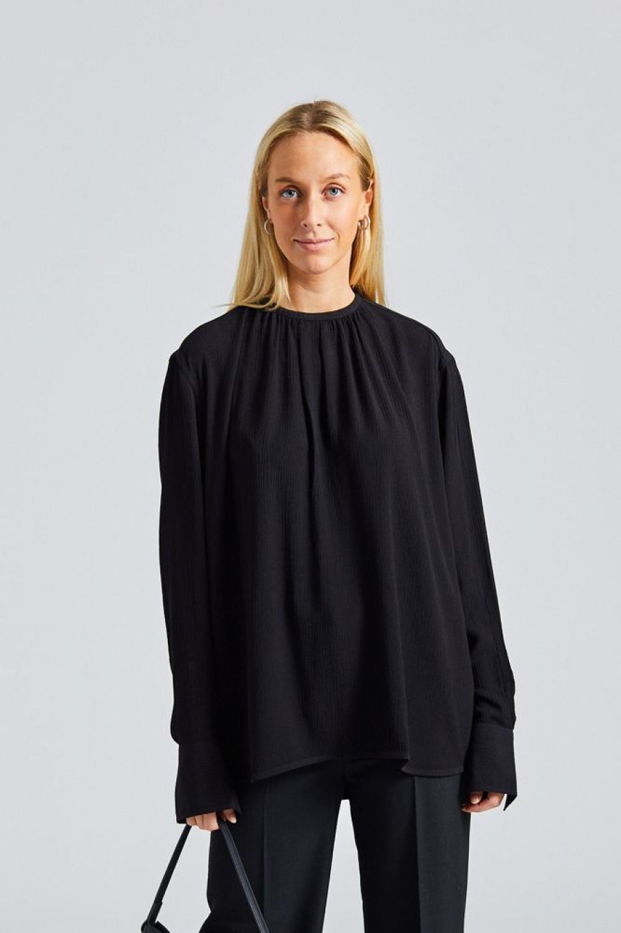 Dame Toteme Skjorter Og Bluser | Gathered-Neck Crepe Blouse Black