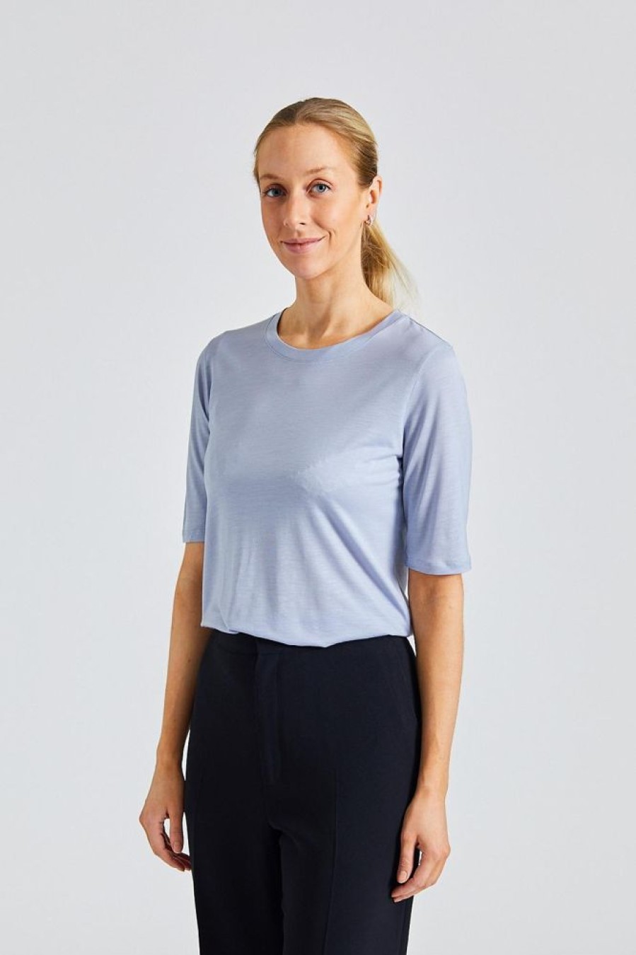 Dame Filippa K T-Skjorter | Elena Tee Faded Blue