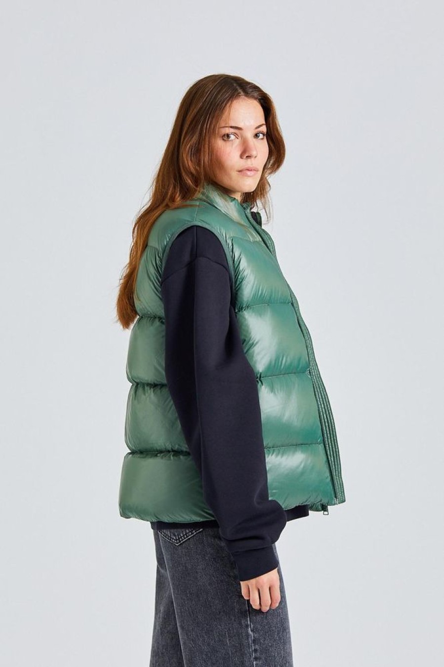 Dame Holzweiler Vester | Shiny Diff Down Vest Dk Green